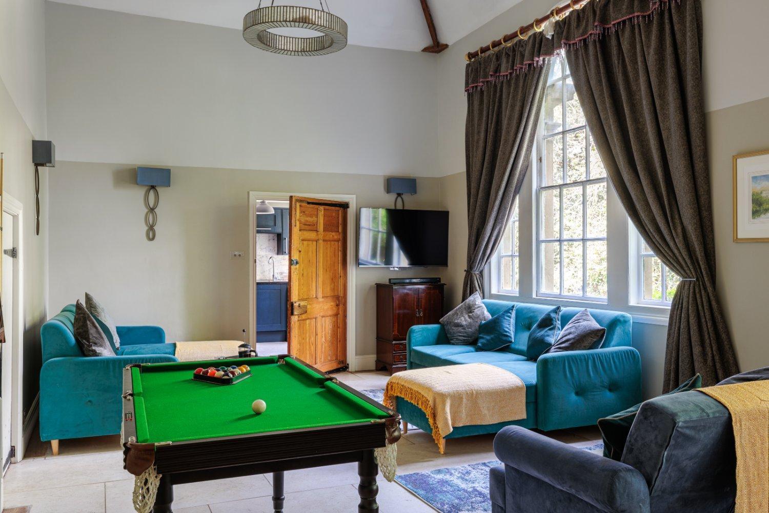 The School Rooms Estate: Georgian Charm with Pool and Hot Tub near Bath Box  Exterior photo